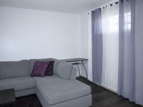 Salon - 450  - 450B Rue Melançon, Saint-Jérôme, QC - Indoor