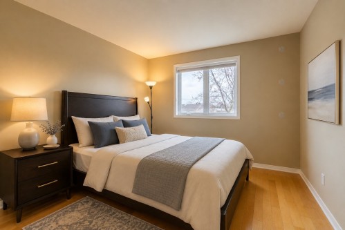 Chambre à coucher - 19 Tsse Van-Gogh, Pointe-Claire, QC - Indoor Photo Showing Bedroom