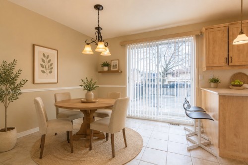Coin-repas - 19 Tsse Van-Gogh, Pointe-Claire, QC - Indoor Photo Showing Dining Room