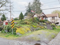 745 Middleton St  Saanich, BC V9A 2E1