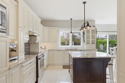 Cuisine - 16500 Rue Du Jade, Mirabel, QC - Indoor Photo Showing Kitchen With Upgraded Kitchen