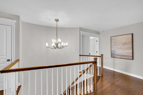 Hall d'entrée/Vestibule - 16500 Rue Du Jade, Mirabel, QC - Indoor Photo Showing Other Room