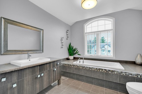 Salle de bains - 16500 Rue Du Jade, Mirabel, QC - Indoor Photo Showing Bathroom