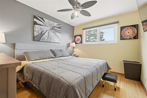 1215 De Graff Pl, Winnipeg, MB 