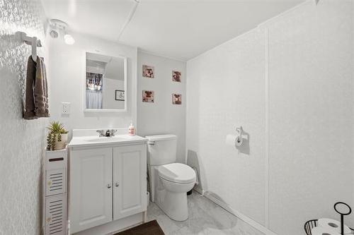 1215 De Graff Pl, Winnipeg, MB 