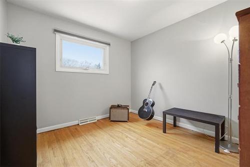 1215 De Graff Pl, Winnipeg, MB 