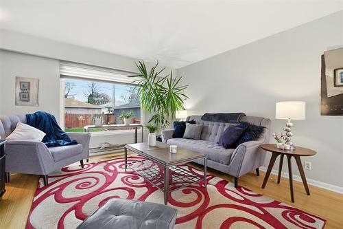 1215 De Graff Pl, Winnipeg, MB 