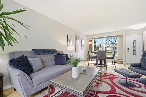 1215 De Graff Pl, Winnipeg, MB 
