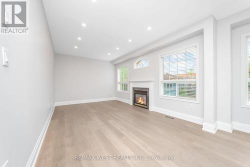 5843 Rainspring Drive, Mississauga, ON - Indoor With Fireplace