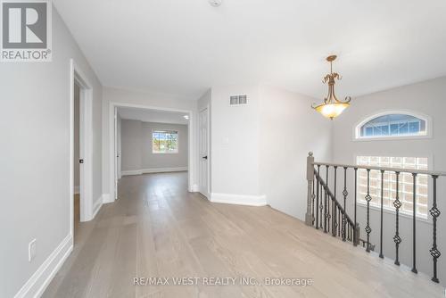 5843 Rainspring Drive, Mississauga, ON - Indoor Photo Showing Other Room