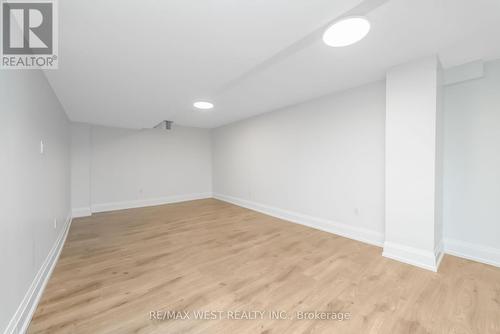 5843 Rainspring Drive, Mississauga, ON - Indoor Photo Showing Other Room