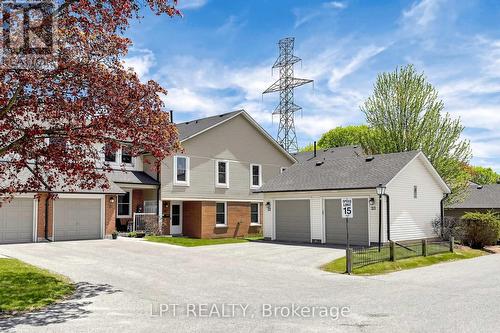 32 - 1055 CENTRAL PK BOULEVARD N  Oshawa, ON L1G 7M4