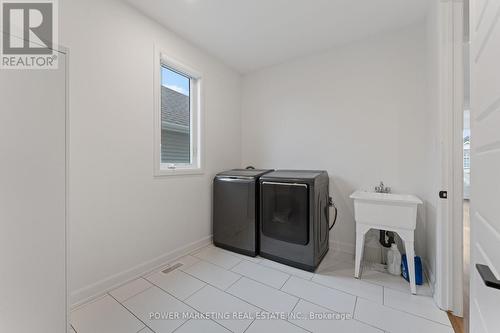 159 Celestial Grove, Ottawa, ON - Indoor Photo Showing Laundry Room