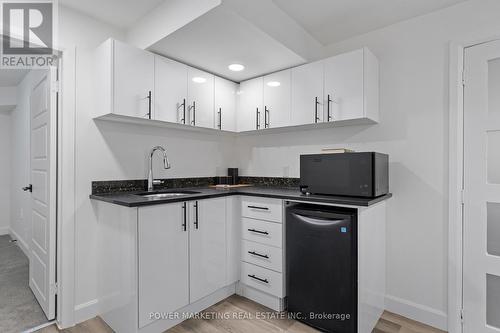 159 Celestial Grove, Ottawa, ON - Indoor Photo Showing Kitchen