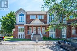 1 - 82 BRISTON PRIVATE  Ottawa, ON K1G 5P6