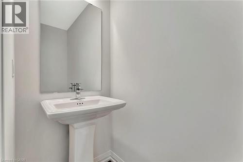 55 Tom Brown Drive Unit# 90, Paris, ON - Indoor Photo Showing Bathroom