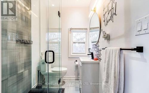 88 Niagara Street, Hamilton, ON - Indoor Photo Showing Bathroom