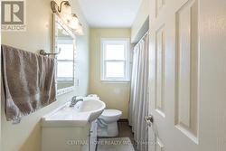 Share Bathroom - 