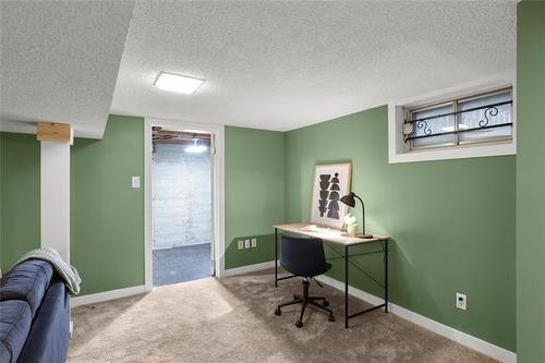 385 Moorgate St, Winnipeg, MB 