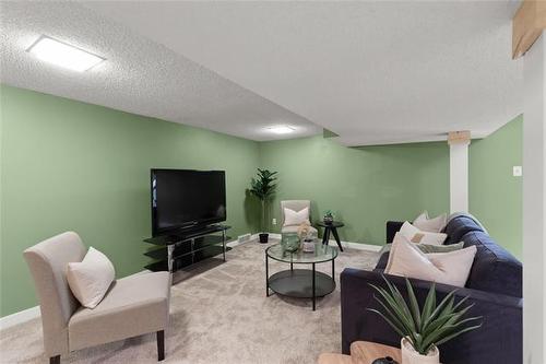 385 Moorgate St, Winnipeg, MB 