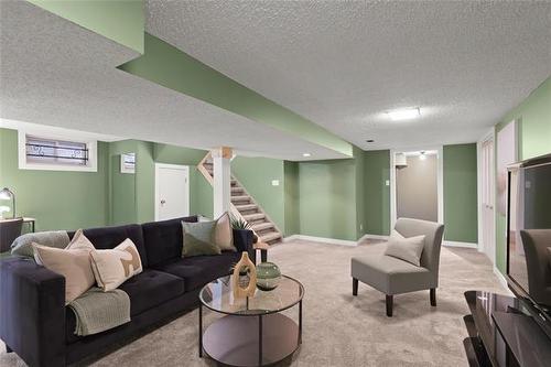 385 Moorgate St, Winnipeg, MB 