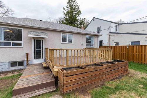 385 Moorgate St, Winnipeg, MB 