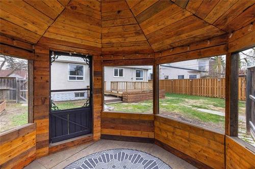 385 Moorgate St, Winnipeg, MB 
