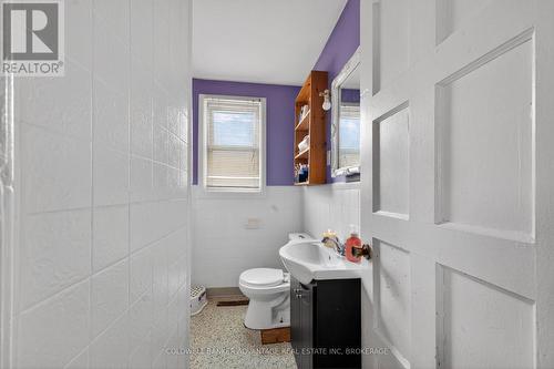 397 Navy Street, Welland (Lincoln/Crowland), ON - Indoor Photo Showing Bathroom