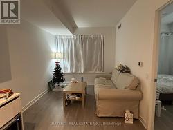 8 WELLESLEY ST UNIT 1502 STREET  Toronto, ON M4Y 0J5