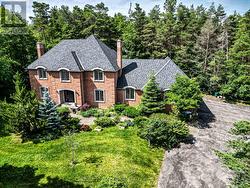 2 HERON TRAIL Whitchurch-Stouffville, ON L3Y 4W1