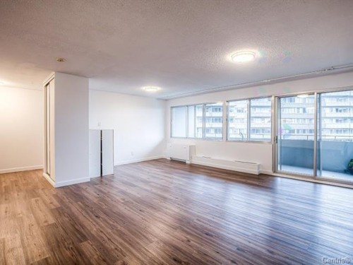 Living Room - 740 Boul. Montpellier, Montréal (Saint-Laurent), QC - Indoor Photo Showing Other Room