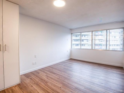 Master Bedroom - 740 Boul. Montpellier, Montréal (Saint-Laurent), QC - Indoor Photo Showing Other Room