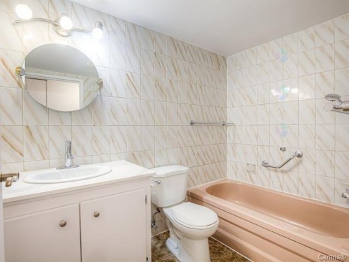 Bathroom - 740 Boul. Montpellier, Montréal (Saint-Laurent), QC - Indoor Photo Showing Bathroom