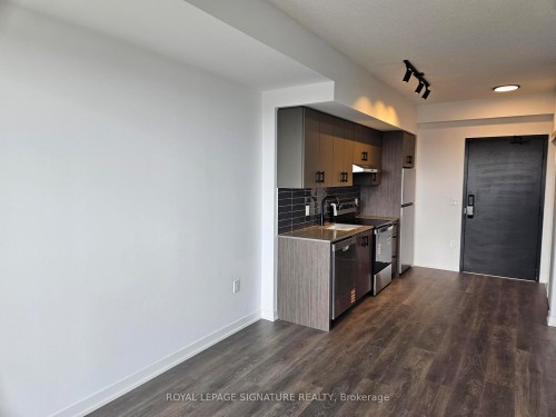 D804-4878 Powers Common, Burlington, ON - Indoor Photo Showing Kitchen With Double Sink