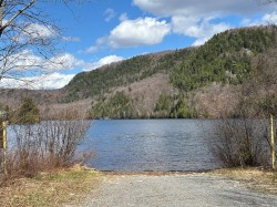 Ch. du Lac-du-Missionnaire  Lac-Aux-Sables, QC G0X 2C0