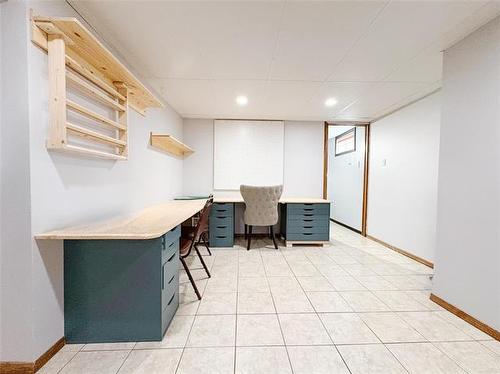 136 Newman Ave, Winnipeg, MB 