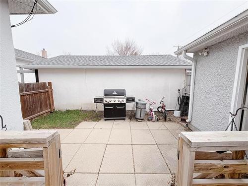 136 Newman Ave, Winnipeg, MB 
