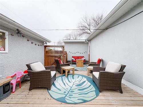 136 Newman Ave, Winnipeg, MB 