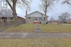 9 GUINESS AVENUE  Toronto, ON M9W 3L1