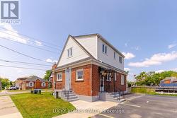 157 CENTRE STREET S Oshawa, ON L1H 4A5
