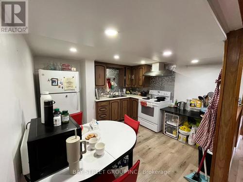116 Apache Trail, Toronto, ON - Indoor Photo Showing Kitchen With Double Sink