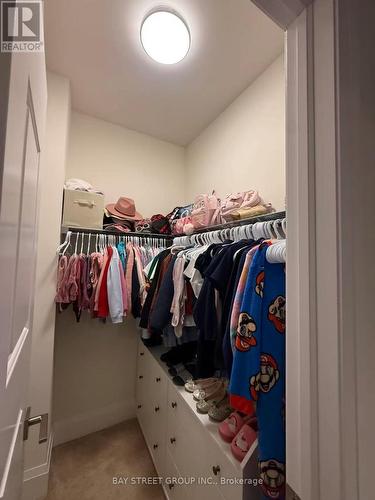 Th05 - 394 Highway 7 Avenue E, Richmond Hill, ON - Indoor With Storage