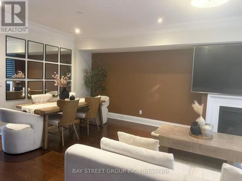 Th05 - 394 Highway 7 Avenue E, Richmond Hill, ON - Indoor