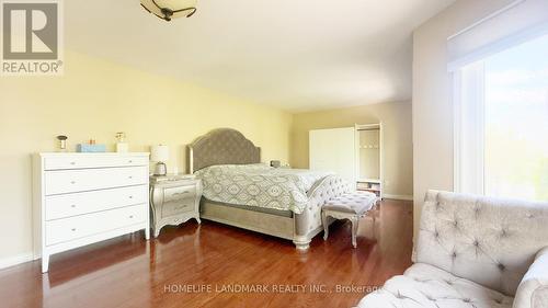 136 Worth Boulevard, Vaughan, ON - Indoor Photo Showing Bedroom