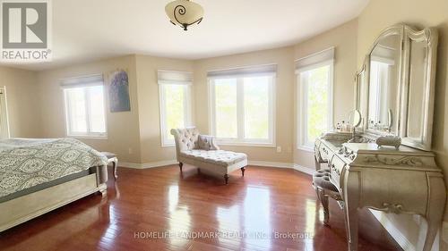 136 Worth Boulevard, Vaughan, ON - Indoor Photo Showing Bedroom