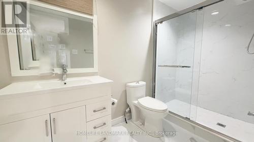 136 Worth Boulevard, Vaughan, ON - Indoor Photo Showing Bathroom