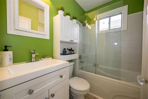 1058 Downing St, Winnipeg, MB 