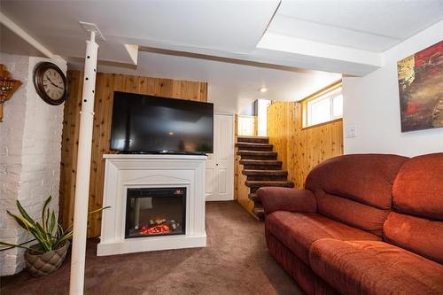 1058 Downing St, Winnipeg, MB 