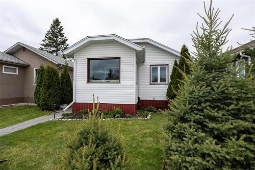 1058 Downing St, Winnipeg, MB 