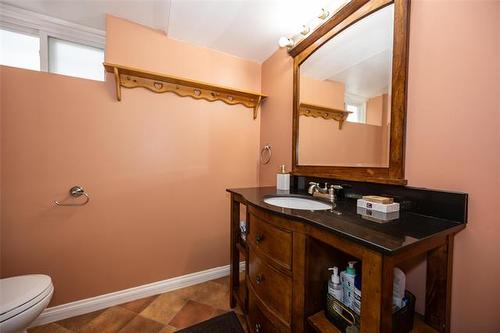 1058 Downing St, Winnipeg, MB 